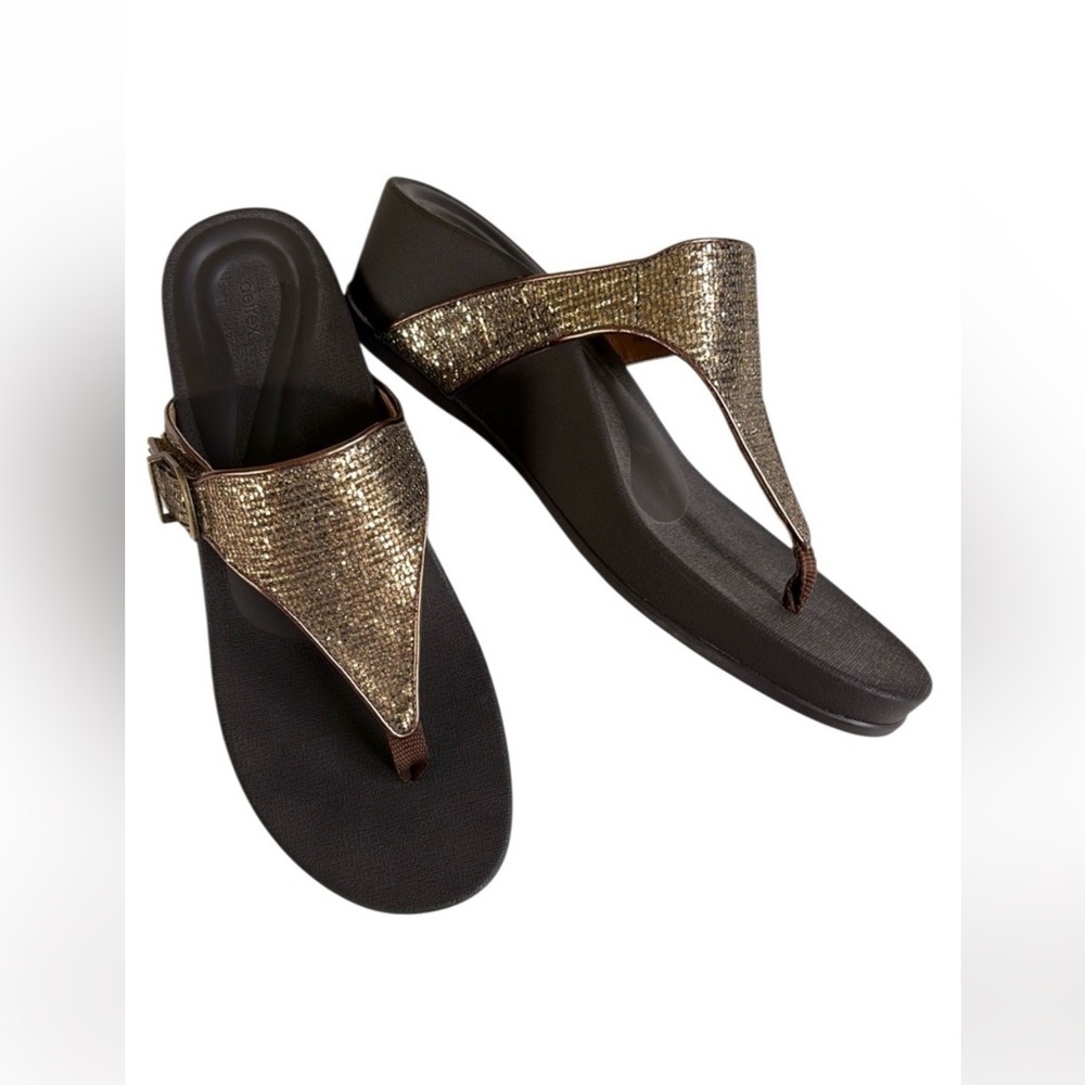 NWOT Aetrex Kate Shimmery Gold Wedge Sandals Size 10